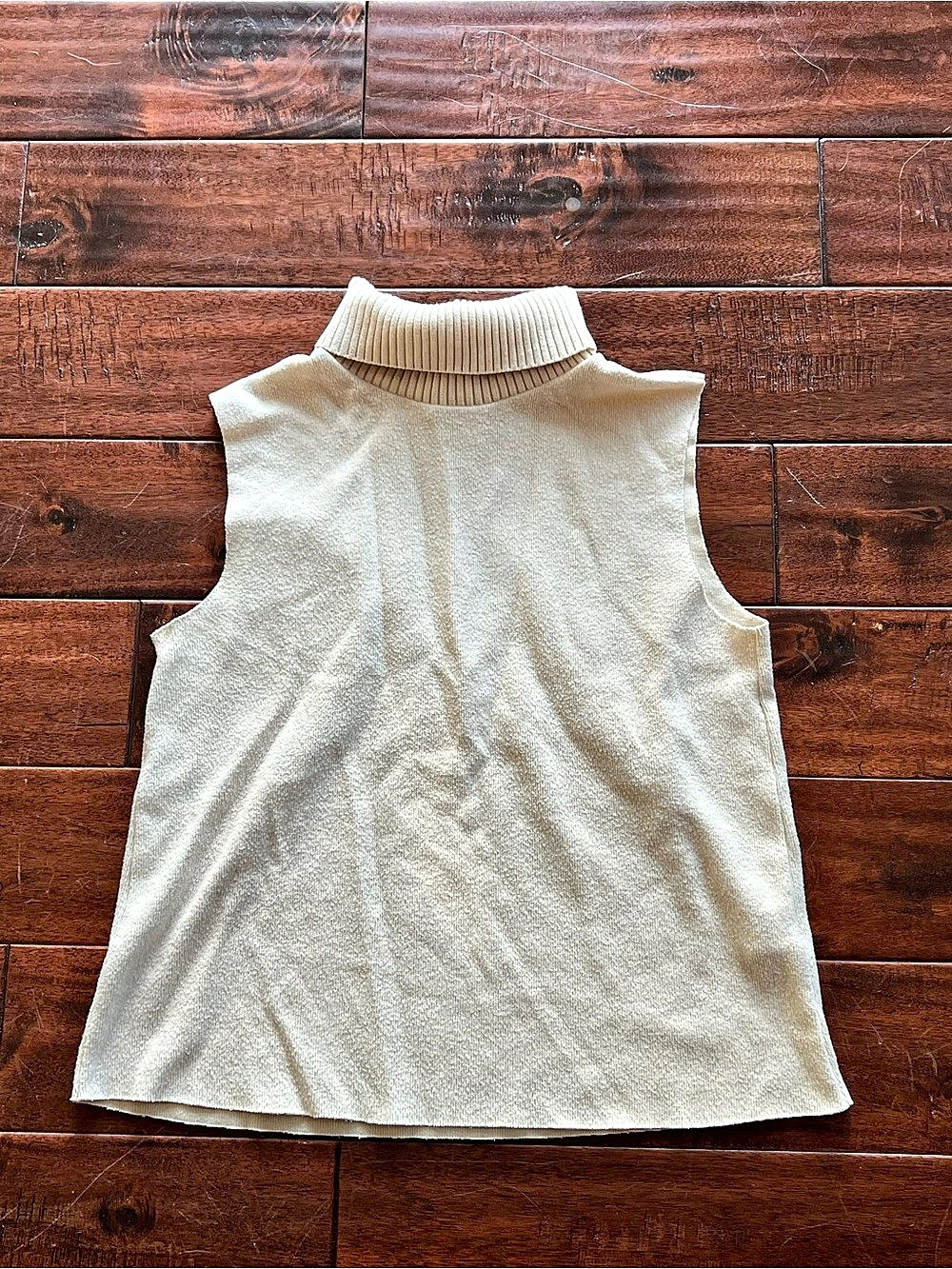 ZARA Ribbed Mock Neck Tank in Cream Size Medium
